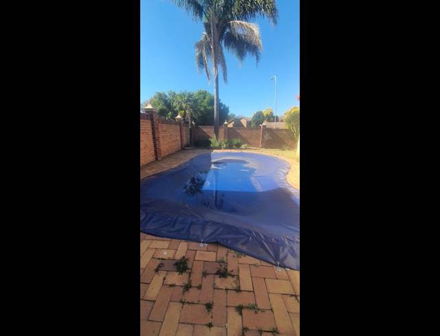 4 BEDROOM TOWNHOUSE FOR SALE IN AVIARYHILL